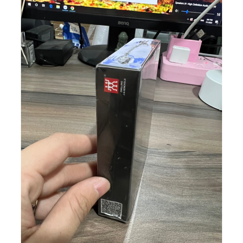 Bấm móng tay Zwilling Đức, kèm dũa và hộp đựng