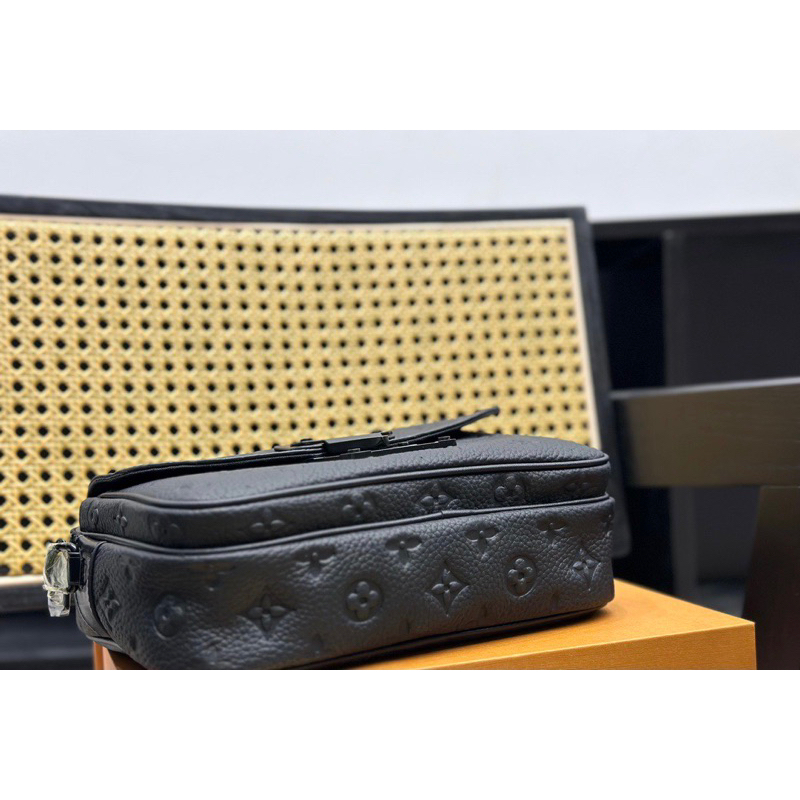 Túi đeo chéo nam LV S lock messenger 22cm fullbox nam châm