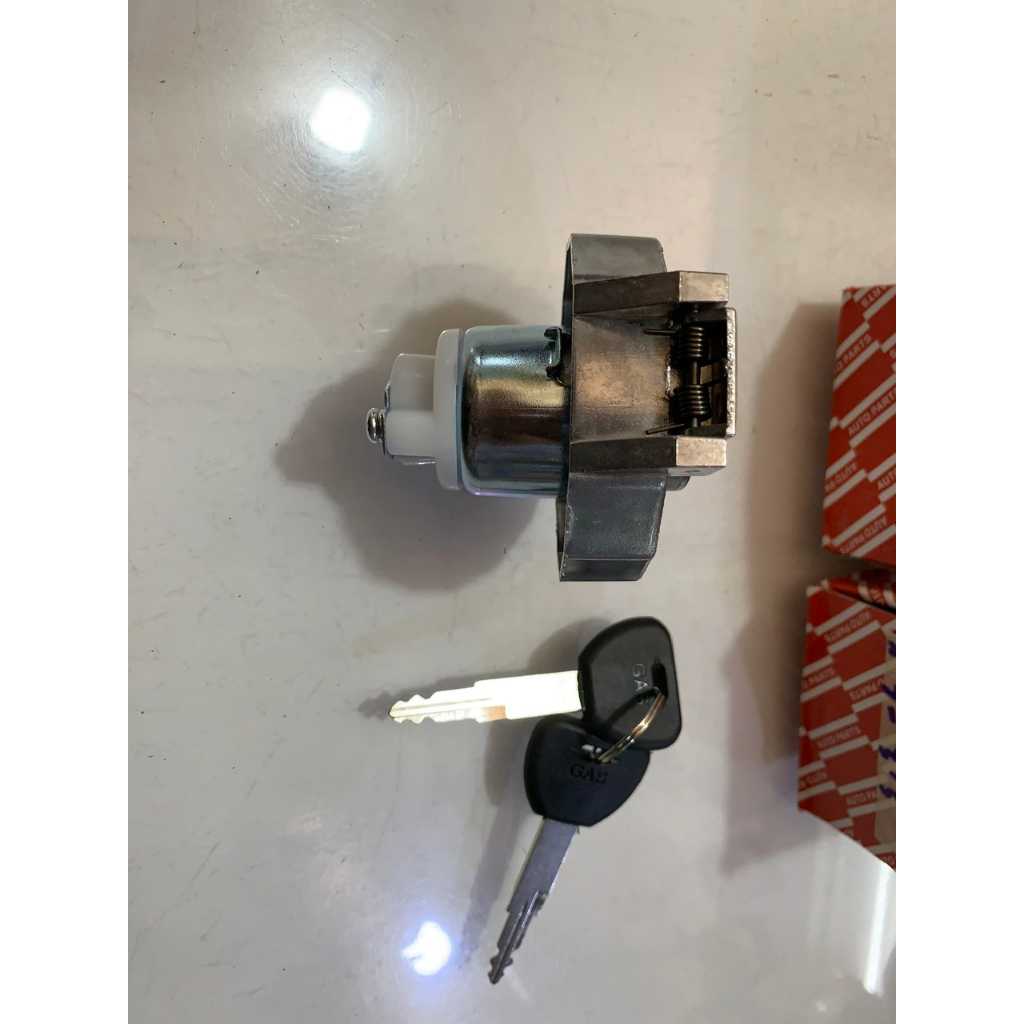 Nắp Thùng Dâu Xe Tải Isuzu  có khoá cho các dòng xe QKR, NMR, NPR, NQR, FRR,...