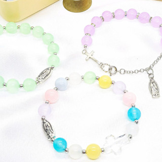 Vòng mân côi Color Rainbow đính charm Lady Guadalupe thiết kế handmade MOONGEM, phụ kiện quà tặng Công Giáo