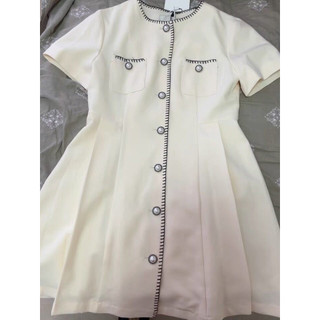 Đầm Vega chang