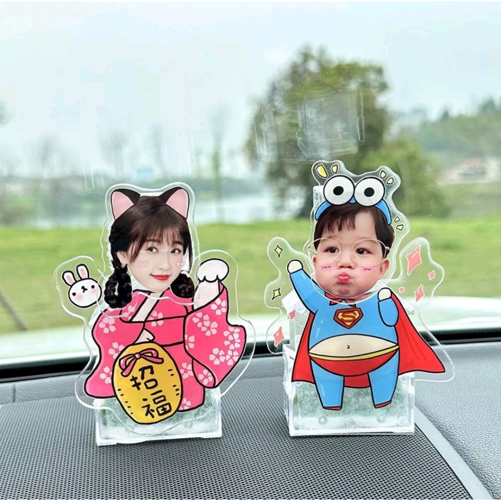Mô hình standee lắc đầu in theo yêu cầu, chạy bằng pin
