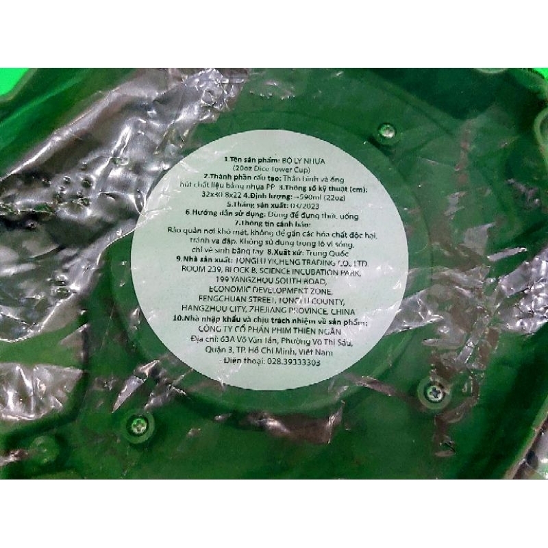 Ly nhựa rồng theo phim Dungeons and Dragons còn nguyên bọc, kích thước so với lon Pepsi 330ml