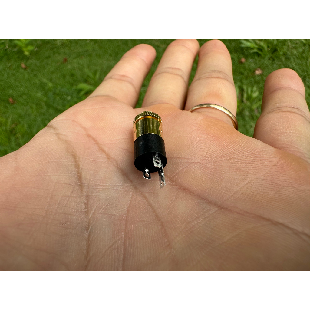 Jack cái aux 3.5mm có đai vặn mạ vàng chất lượng