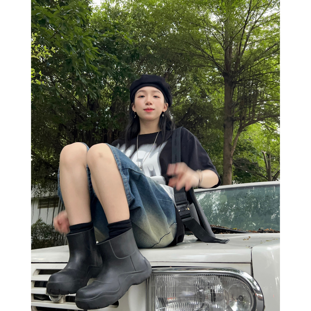 Over UNKNOWN chữ in charm chất liệu cotton 230gsm - Áo phông tay lỡ form unisex brand Calem..Club chính hãng