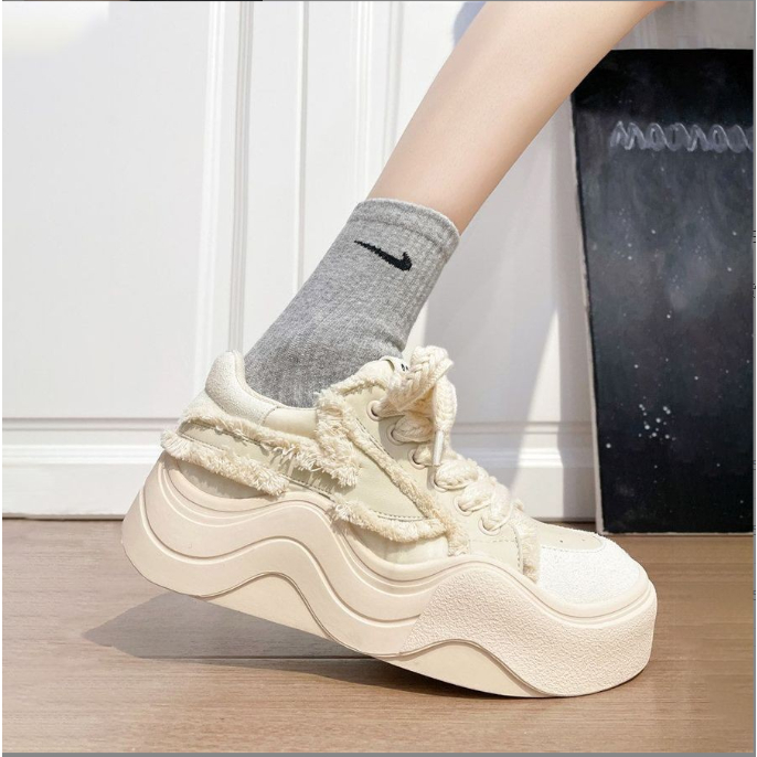Giày thể thao nữ mẫu mới hot trend 2023 B29