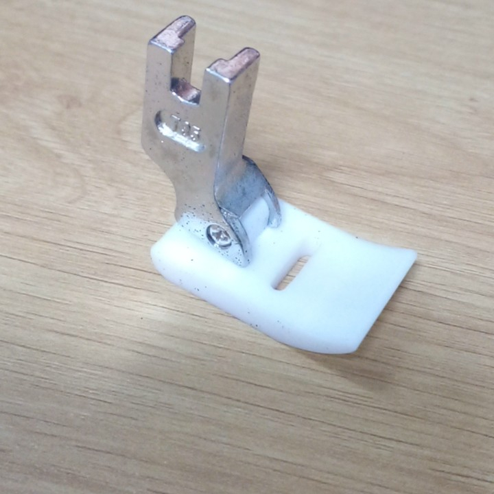 Chân vịt ziczac nhựa - Khe 10mm - Plastic Zigzac Presser Foot