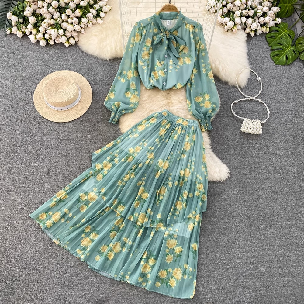 Set áo sơ mi tay dài hoa nhí + chân váy tầng siêu xinh