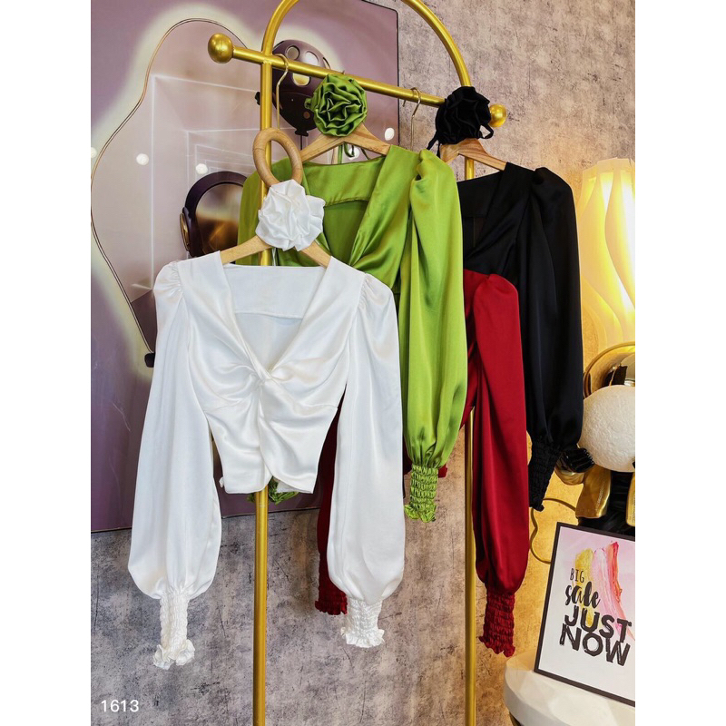 ÁO LỤA XOẮN EO KÈM HOA