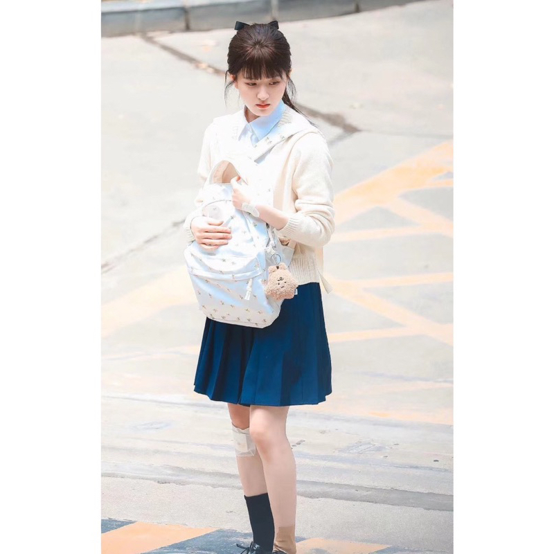 Áo len Triệu Lộ Tư/ Tang Trĩ/ Zhao Lusi Sangzhi