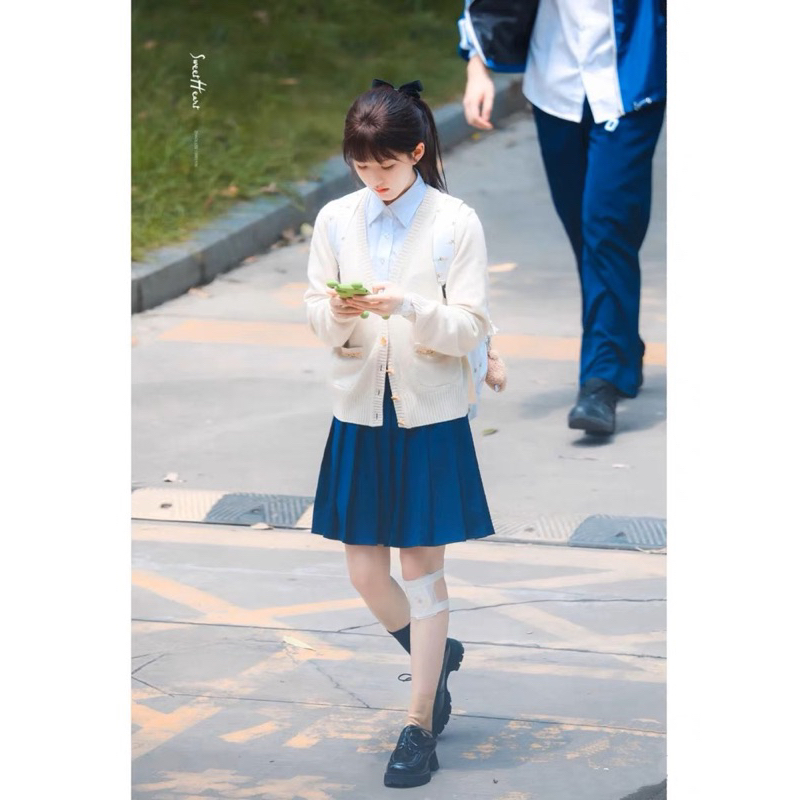 Áo len Triệu Lộ Tư/ Tang Trĩ/ Zhao Lusi Sangzhi