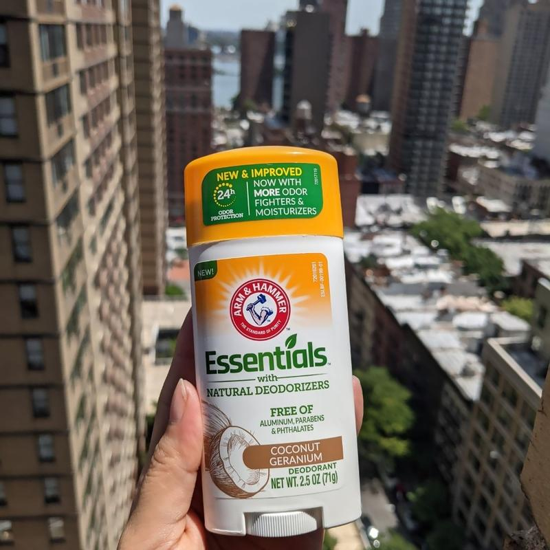 Lăn khử mùi Arm & Hammer Essentials Coconut Geranium sáp trong khử mùi cơ thể 71g