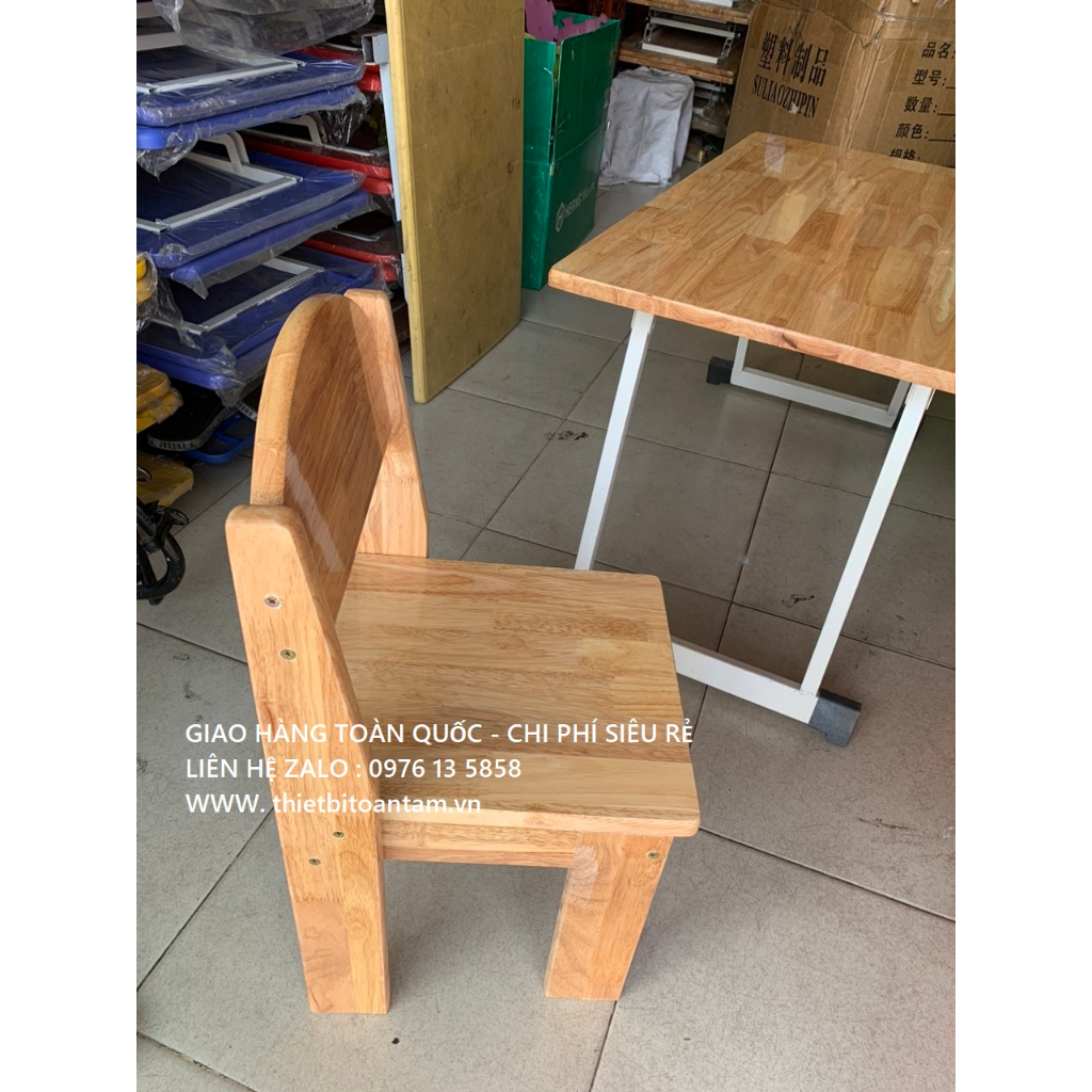 Ghế gỗ cho bé