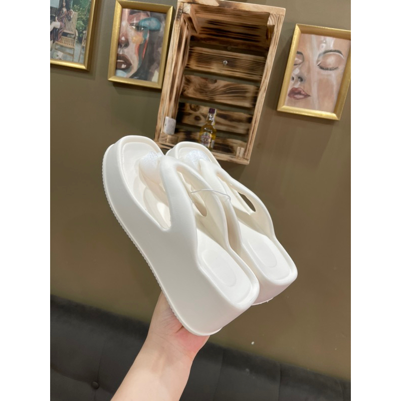 DÉP ĐẾ CAO THÁI LAN