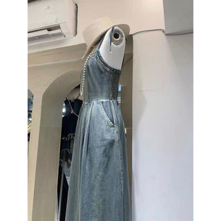 Đầm jean dây cột cổ tim