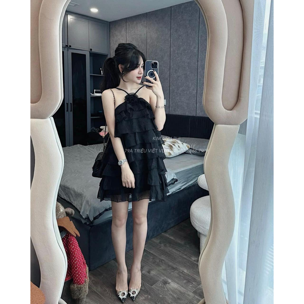 Váy tơ ánh mềm tâng tầng cỏ yếm hoa ngực