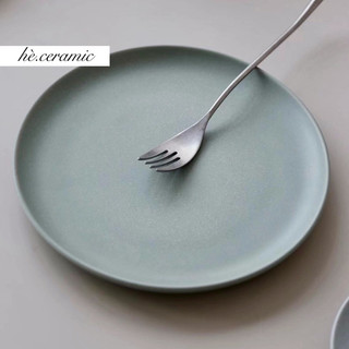 HÈ.CERAMIC / Dĩa chén Green Renio gốm men mờ màu xanh. Bộ dĩa chén men mờ đơn giản màu xanh mộc mạc.