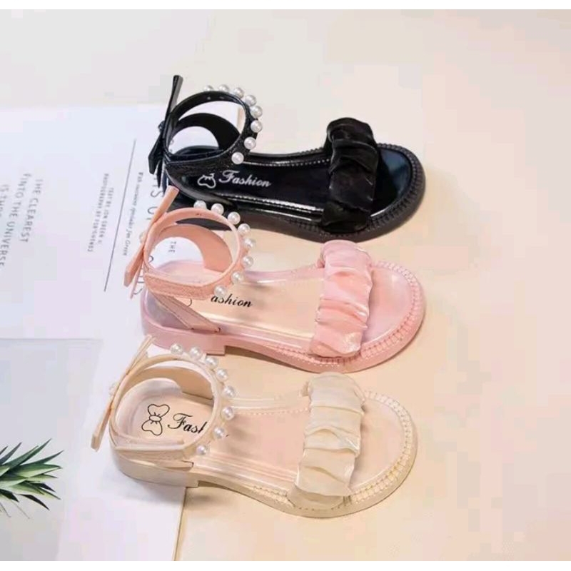 Dép sandal cao su quai hậu BÉ GÁI  cực xinh ,êm, bền, thoáng mát.