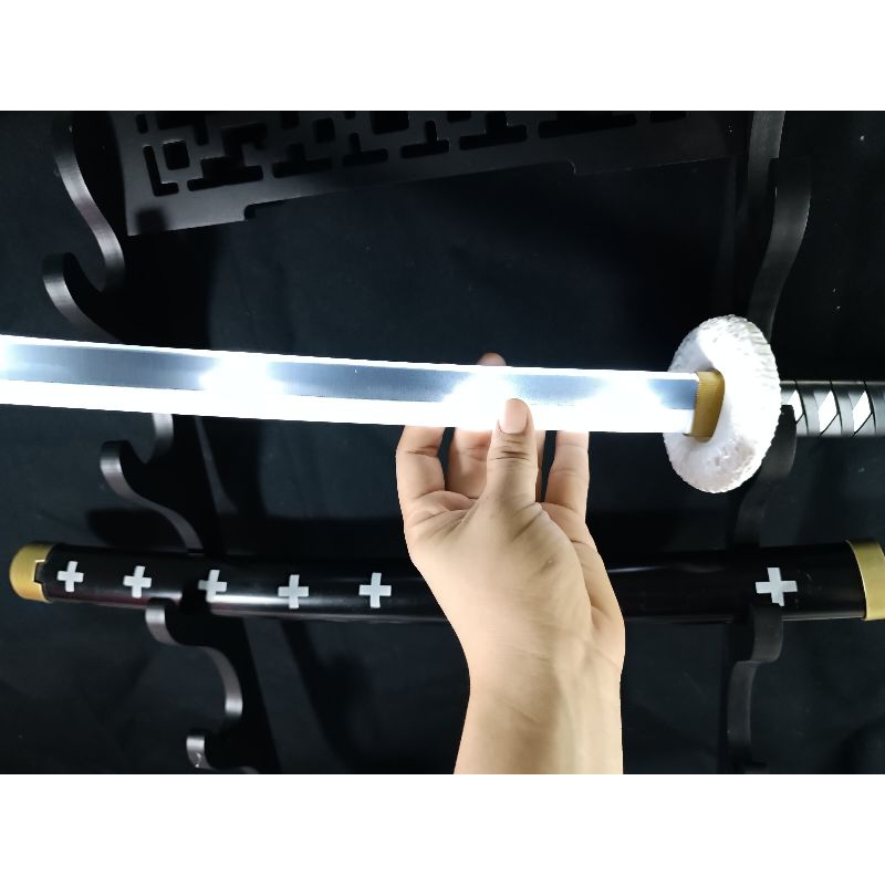 Kiếm One piece chỉ phát sáng