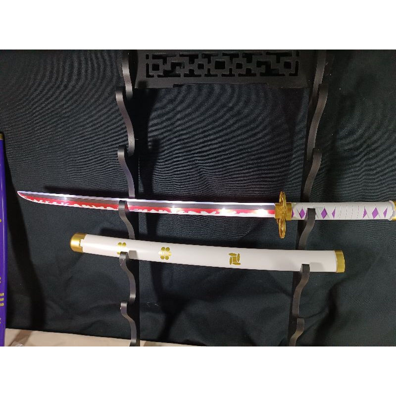 Kiếm One piece chỉ phát sáng