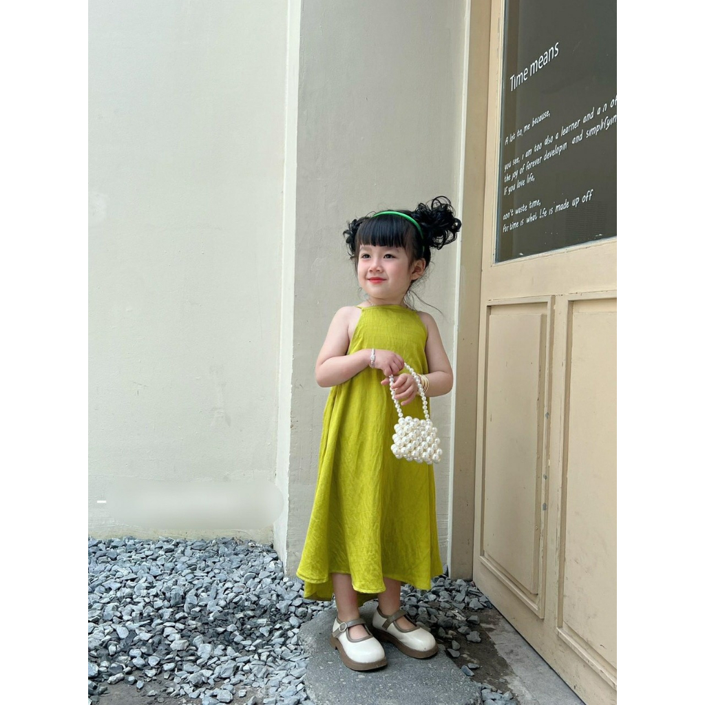 Váy cho bé gái dáng suông cổ yếm