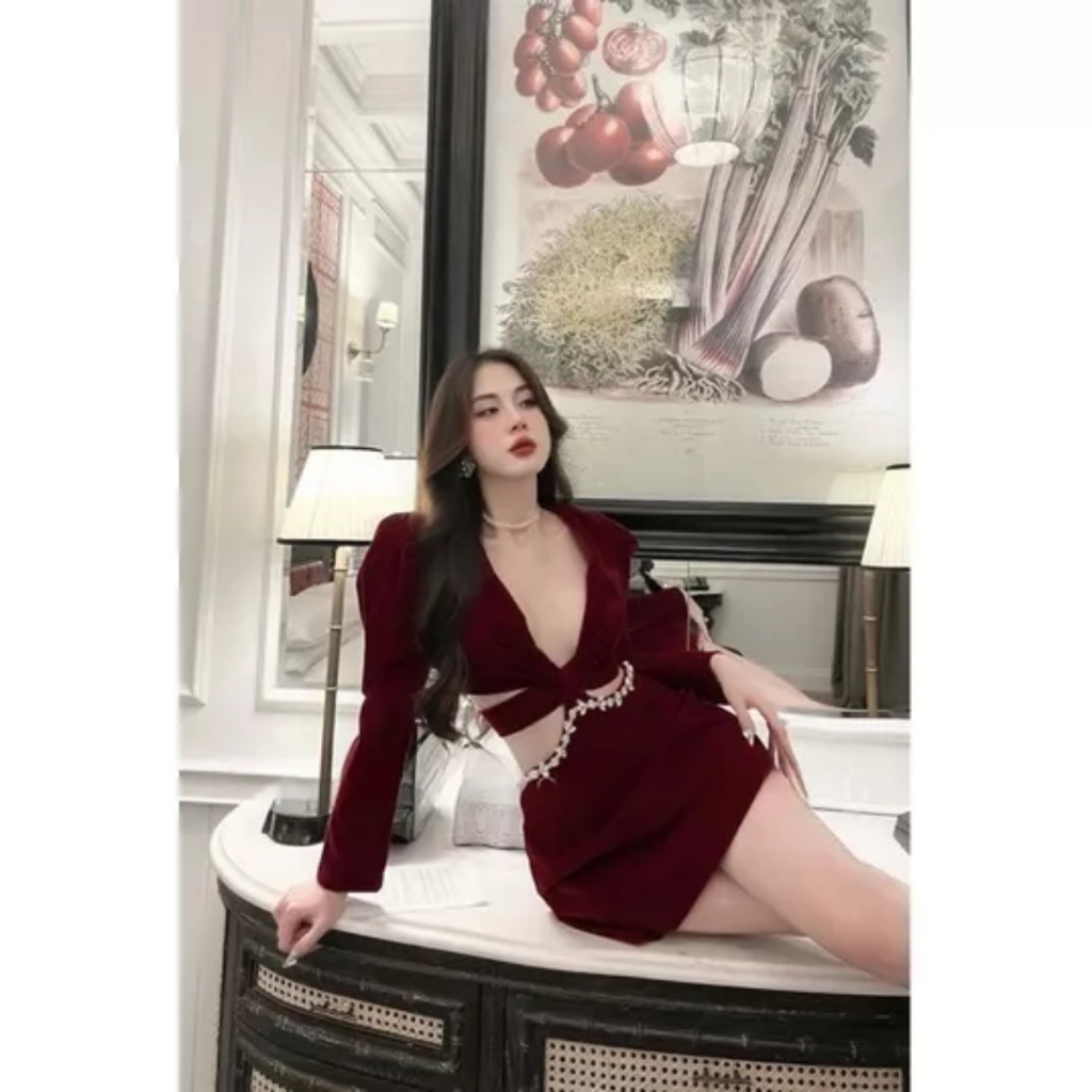 ĐẦM TAY DÀI NHUNG CUTOUT EO XẺ NGỰC SANG CHẢNH