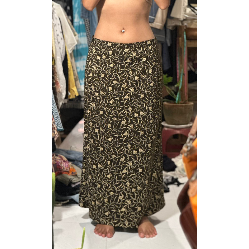 Chân váy nâu hoạ tiết eo 80 dài 92 chất mịn