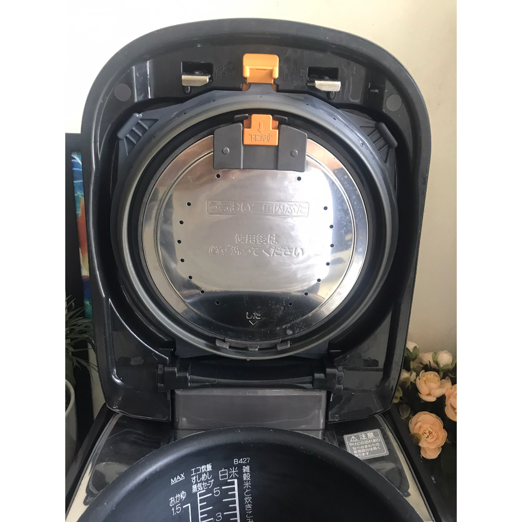 Nồi cơm 1.0l Voi ma mút Zojirushi NP-WY10M Cao tần Áp suất Trí tuệ nhân tạo - VIP nhất của hãng Zoji, mới trên 80%