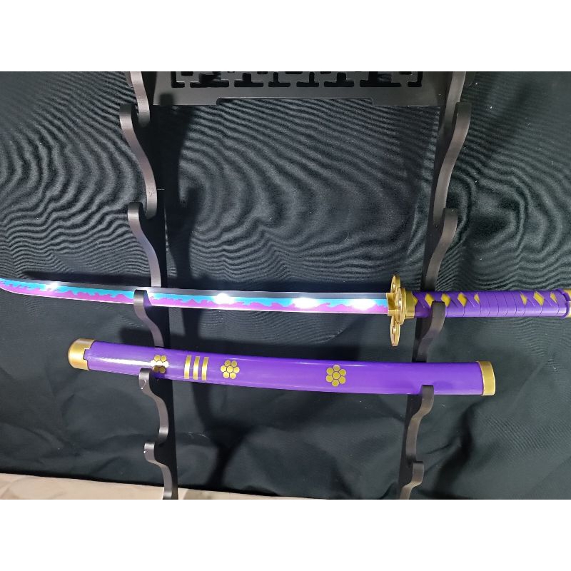 Kiếm One piece chỉ phát sáng