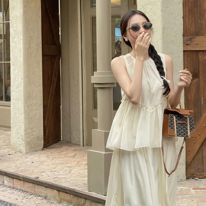 Set đồ nữ thanh lịch nữ tính áo sát nách kiểu cổ tròn dáng xòe phối chân váy dáng dài qua gối thời trang thiết kế LEVAN