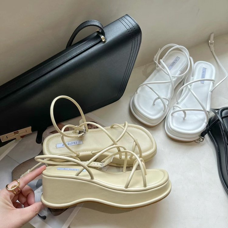 Dép Xăng Đan Quai Mảnh Độn đế thêu chỉ Siêu Đáng Yêu, Sandal nữ Chất Su Đúc Độn Đế 4p Siêu Đáng Yêu