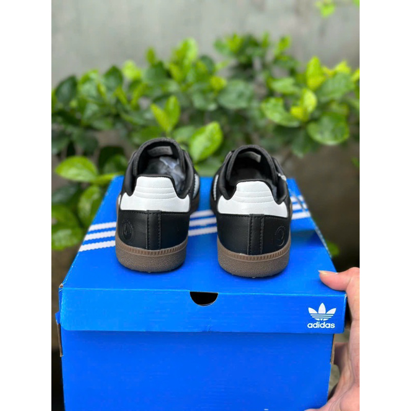 Giày sneaker samba đen trắng