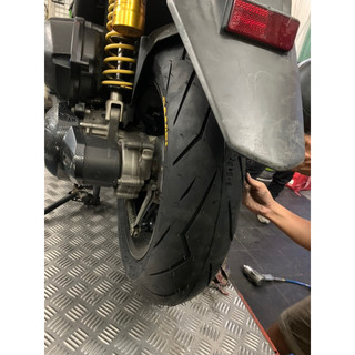 Vỏ sau xe nvx gai rosso pireli size 140/70-14.