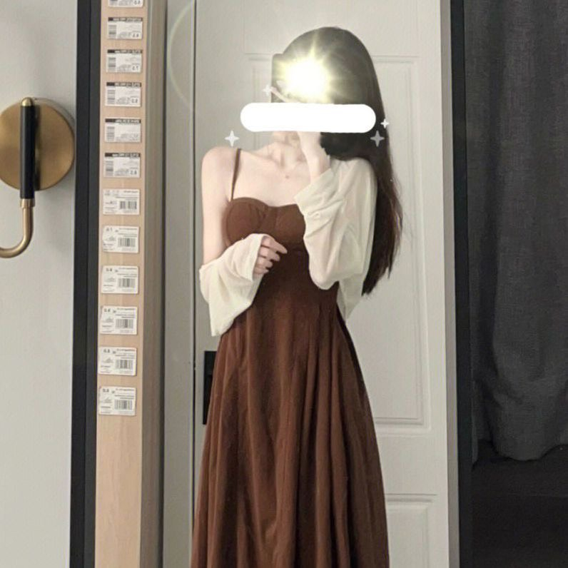 Váy xoè 2 dây dáng dài liền thân + áo cardigan tay dài croptop hàng Quảng Châu cao cấp