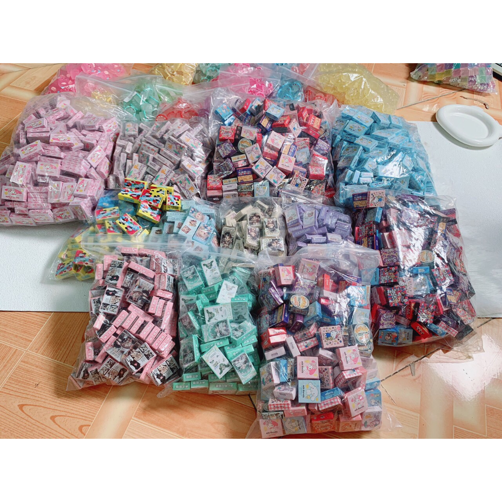 Mô hình hộp bánh vuông trang trí nhà búp bê