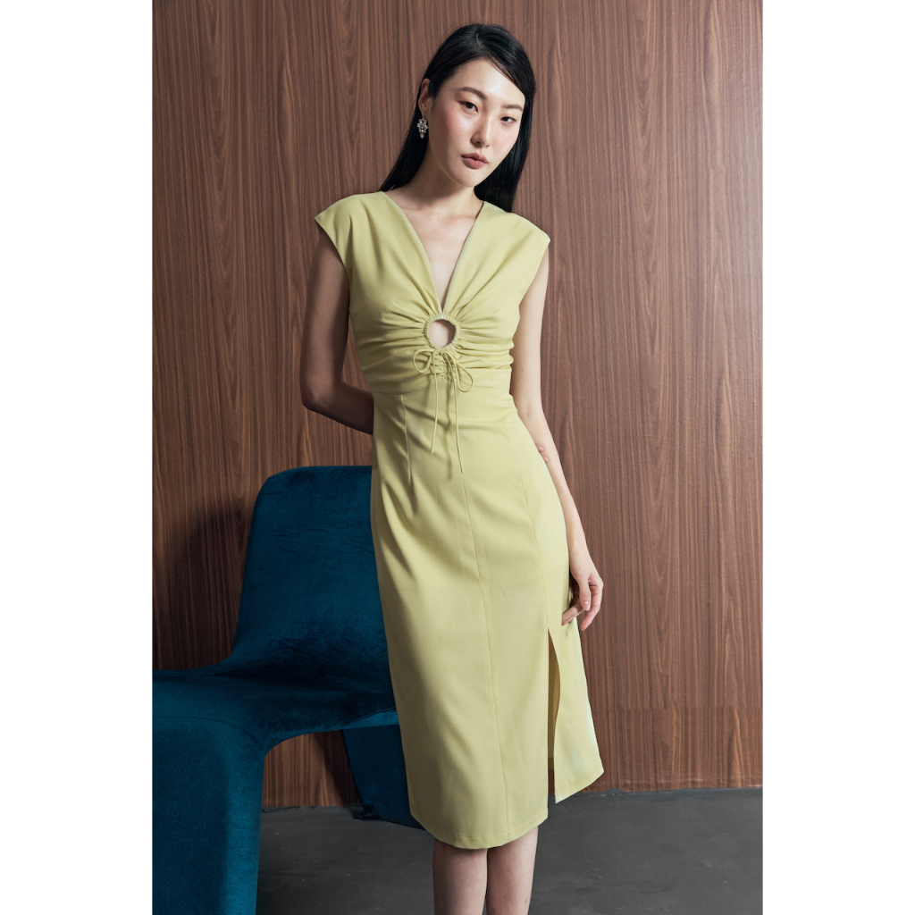 RẬP - Đầm Cổ V Khoét Giữa Thân Xẻ - PERIOD 08