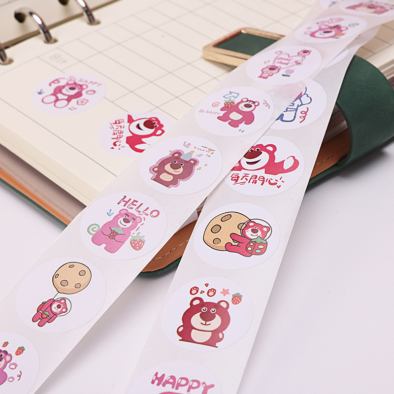 CUỘN STICKER GẤU DÂU, ỗi Cuộn 100 Sticker