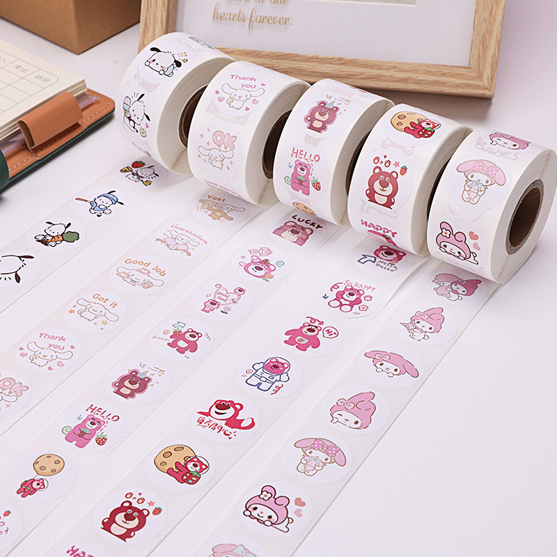 CUỘN STICKER GẤU DÂU, ỗi Cuộn 100 Sticker