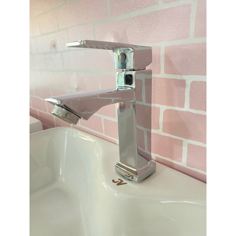 Lavabo vuông treo tường hưu đen