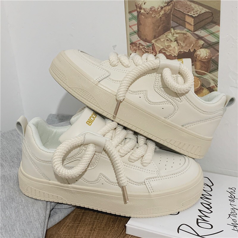 GIÀY THỂ THAO DÂY TRÒN ĐẾ SIÊU MỀM