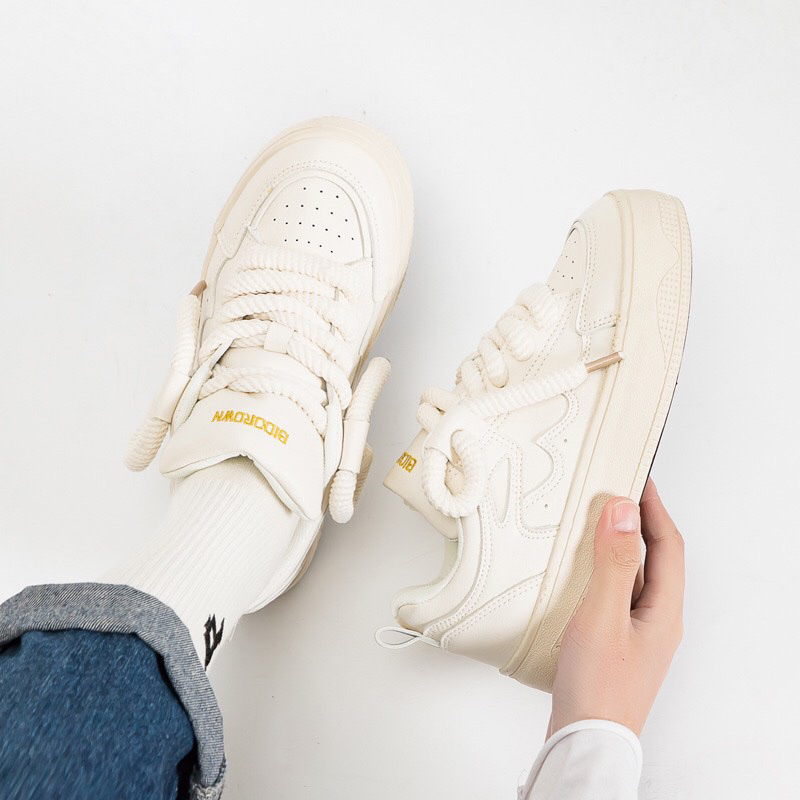 GIÀY THỂ THAO DÂY TRÒN ĐẾ SIÊU MỀM