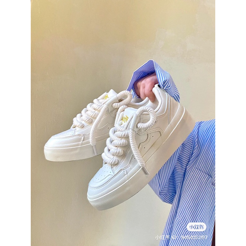 GIÀY THỂ THAO DÂY TRÒN ĐẾ SIÊU MỀM