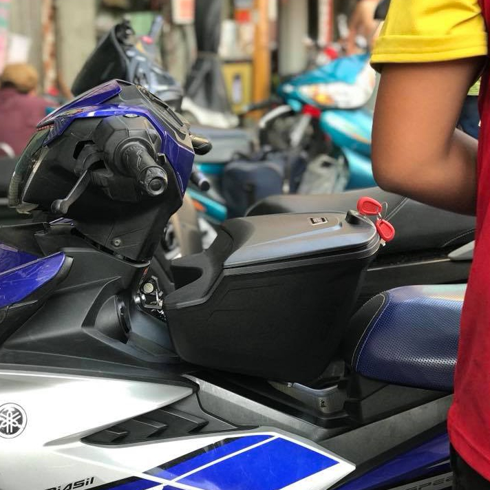 Thùng giữa givi G10N hàng chính hãng mới 100% - BH 2 Năm