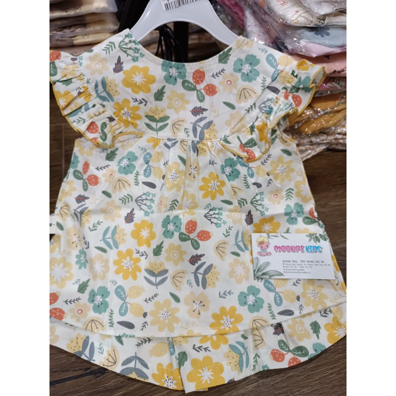 Bộ bé gái cổ tròn tay cánh tiên hoa nhí vải thô lụa cao cấp