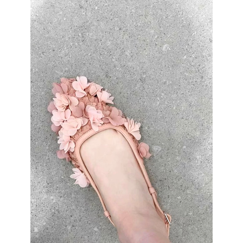 Giày xăng đan mũi nhọn Cnk đính hoa đế bệt 1cm phong cách tiểu thư nhẹ nhàng hàng Fullbox mới 2023 G34