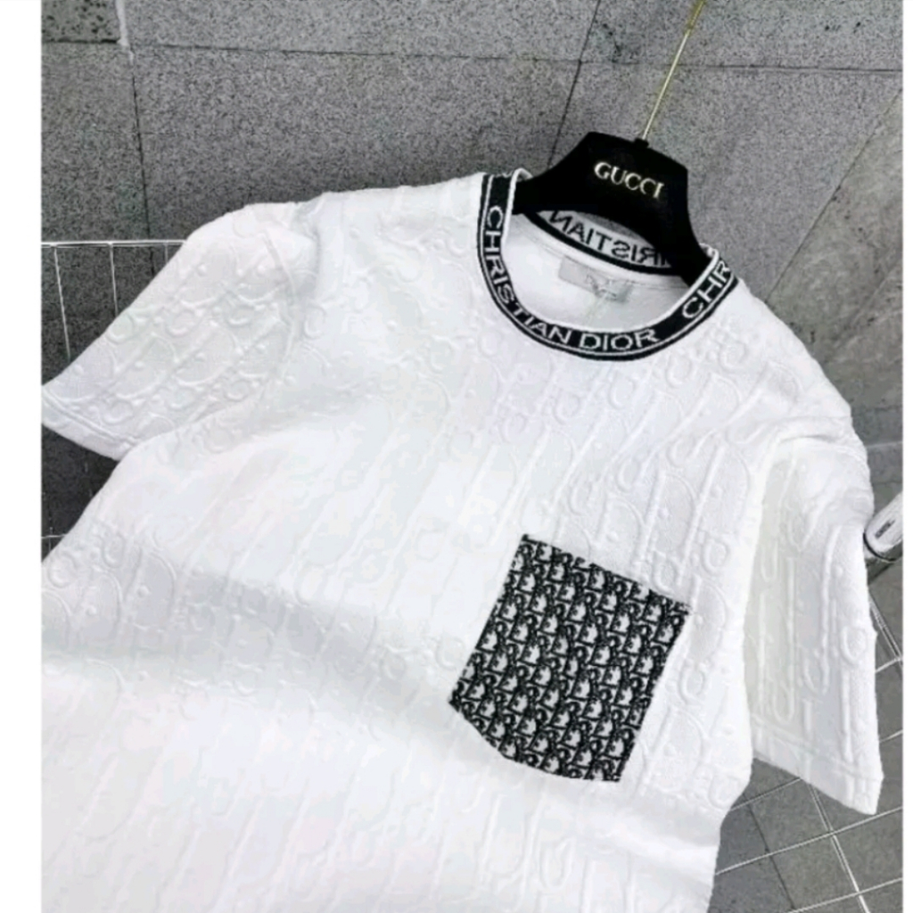 Áo thun nam nữ Dio.r vải cotton vân nổi logo thêu gấu cao cấp - Áo phông nam nữ Dio.r vân nổi thêu gấu