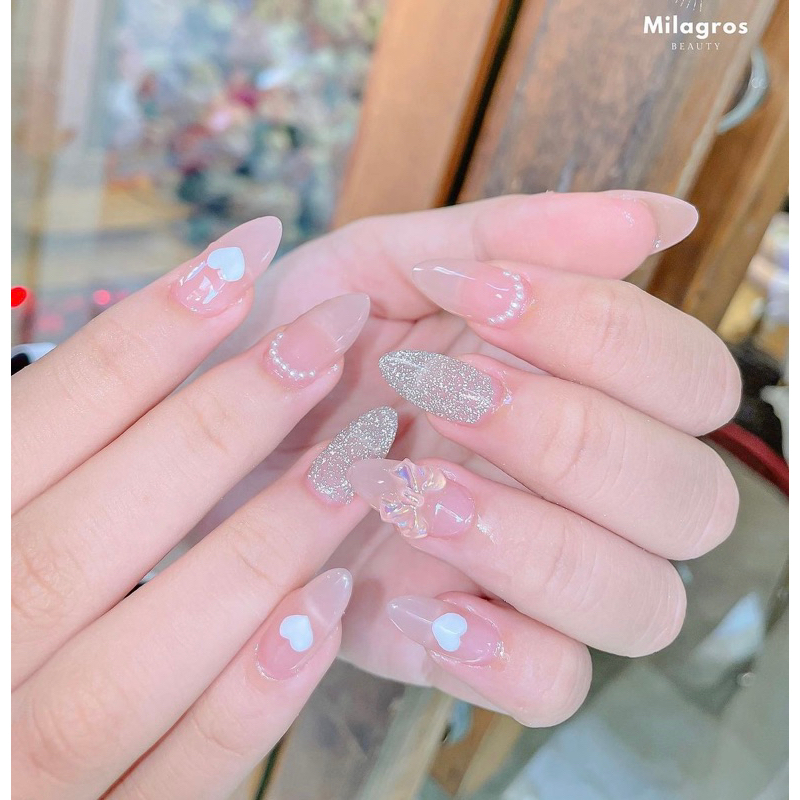 Nail box thiết kế hồng thạch tim