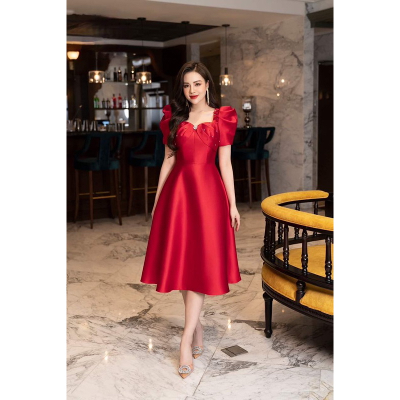 Đầm tacta hoa kết cổ vuông