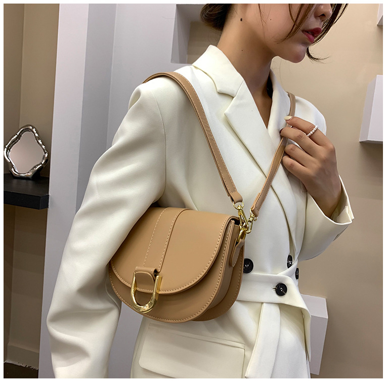 Túi xách nữ túi đeo vai phiên bản thời trang Hàn Quốc đeo xát nách dáng yên ngựa - HDB010