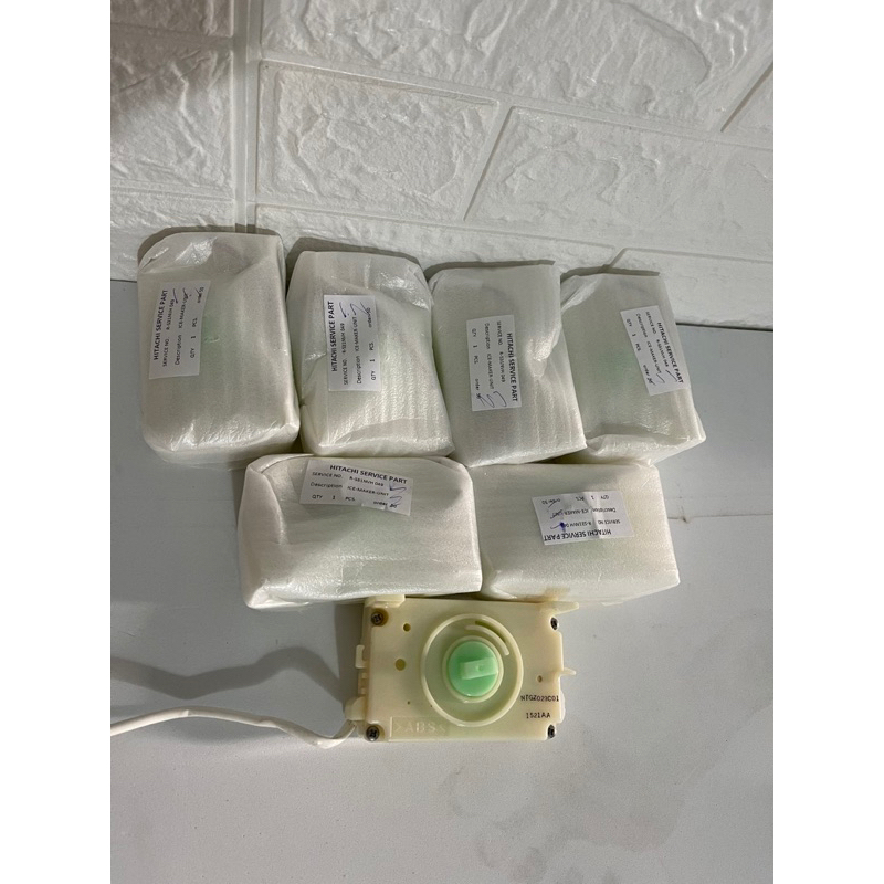 MOTO lật đá tủ lạnh